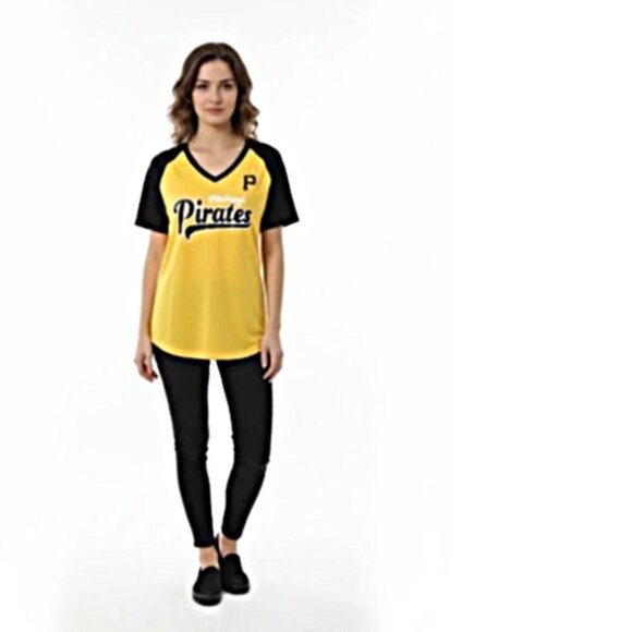 Women's Pittsburgh Pirates Tee Shirt NWT Size Medium - Picture 1 of 1